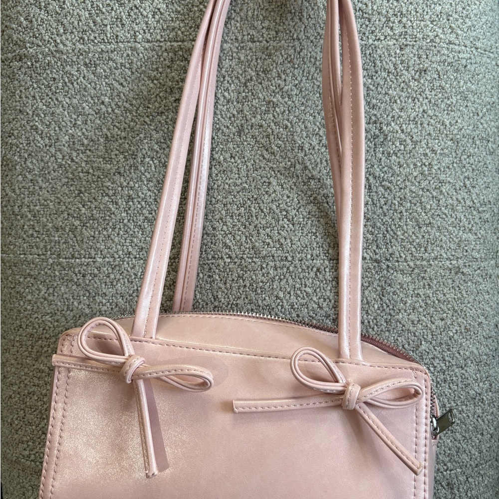 Kimchi Blue Bow Rectangle Shoulder Bag in Pink